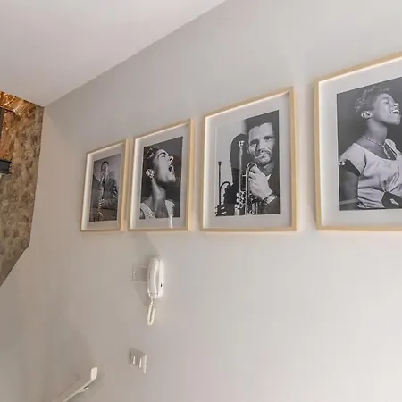 Apartmán Stone Loft With Cozy Terrace Downtown *