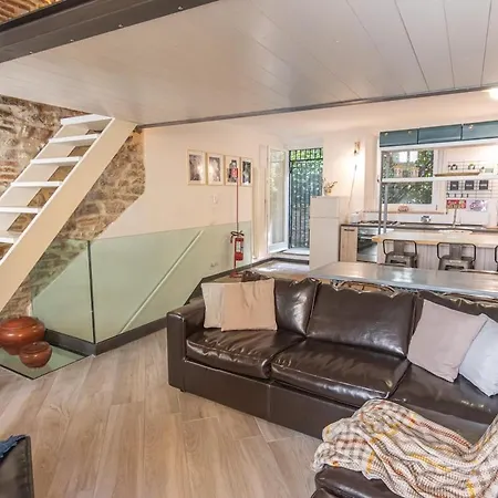 Appartement Stone Loft With Cozy Terrace Downtown Pérouse