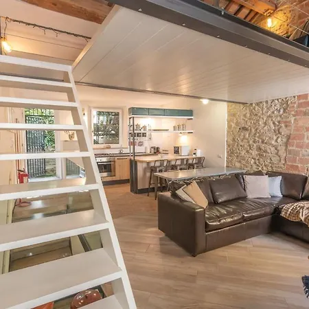 Apartamento Stone Loft With Cozy Terrace Downtown