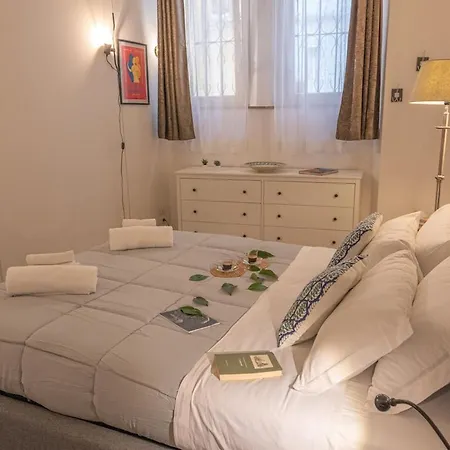 Stone Loft With Cozy Terrace Downtown Appartement *