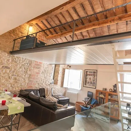 Stone Loft With Cozy Terrace Downtown Daire *