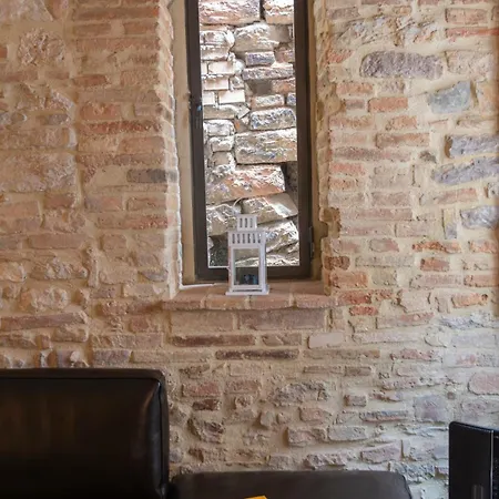 Appartement Stone Loft With Cozy Terrace Downtown