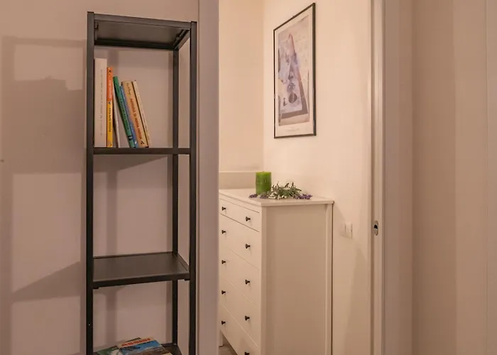 Stone Loft With Cozy Terrace Downtown شقة *