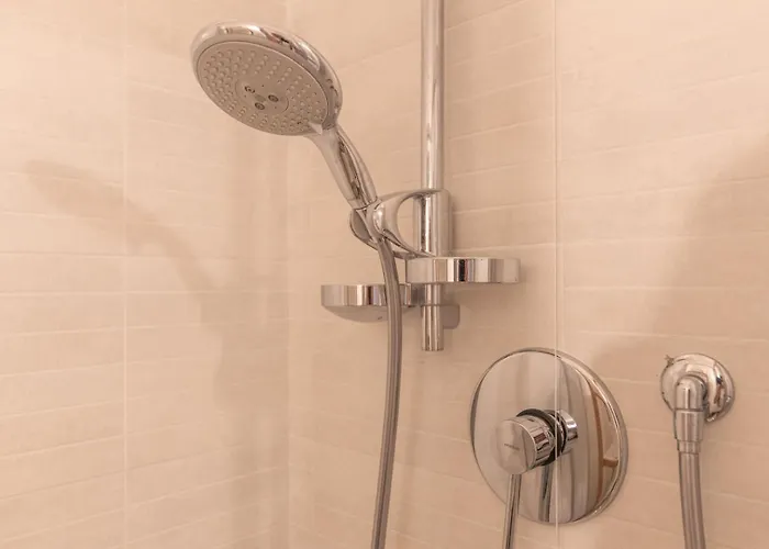 Stone Loft With Cozy Terrace Downtown * بيرودجا