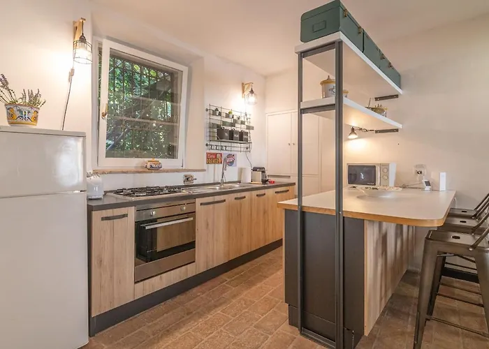 شقة Stone Loft With Cozy Terrace Downtown بيرودجا