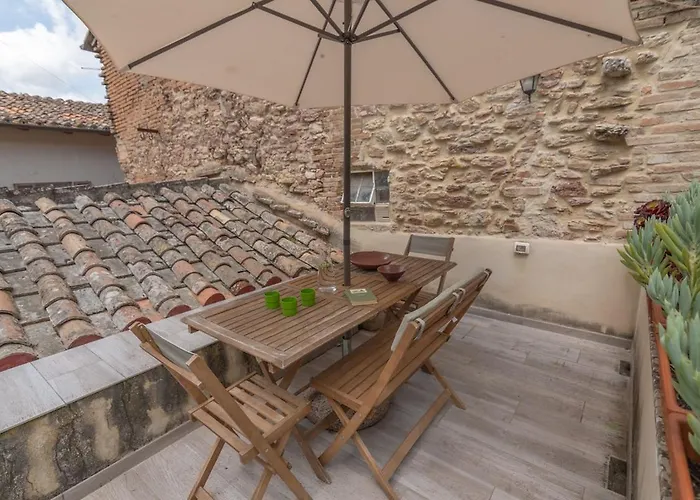 Stone Loft With Cozy Terrace Downtown * بيرودجا