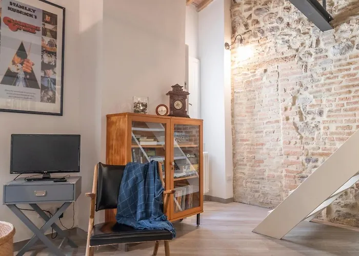 Stone Loft With Cozy Terrace Downtown بيرودجا