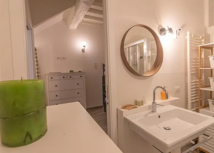 Stone Loft With Cozy Terrace Downtown * بيرودجا