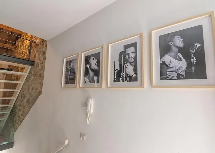 شقة Stone Loft With Cozy Terrace Downtown *