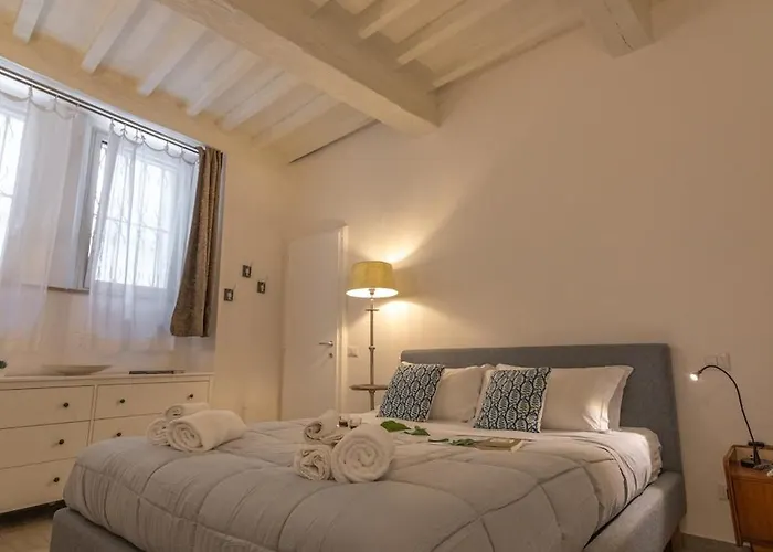 شقة Stone Loft With Cozy Terrace Downtown *