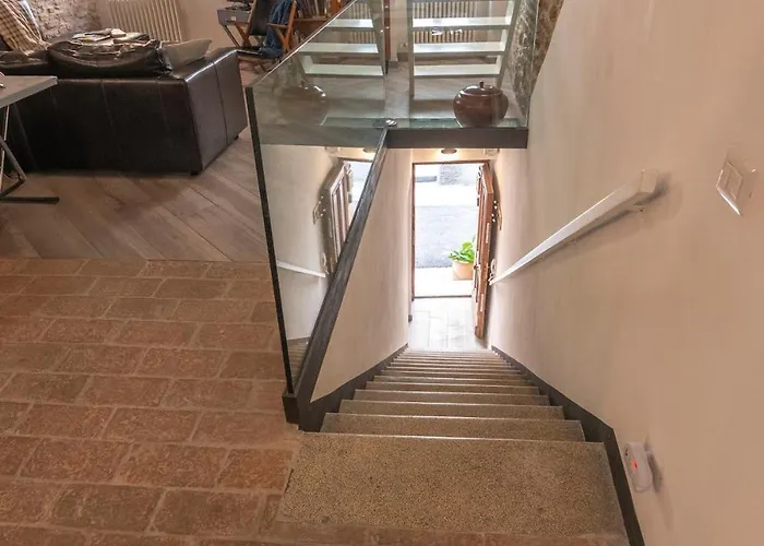 شقة Stone Loft With Cozy Terrace Downtown