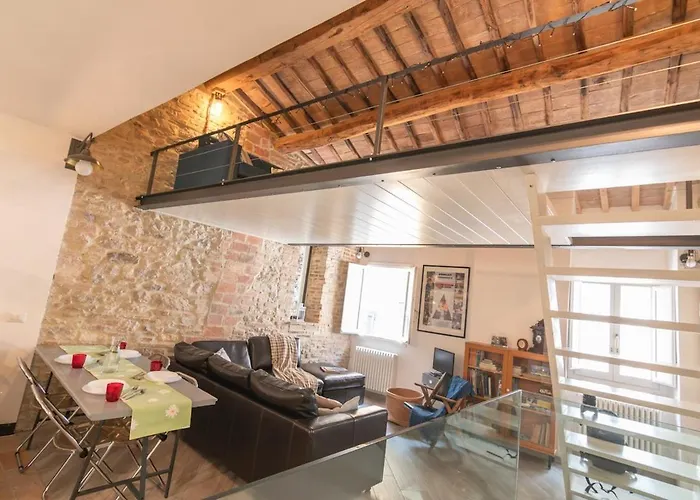 Stone Loft With Cozy Terrace Downtown شقة *